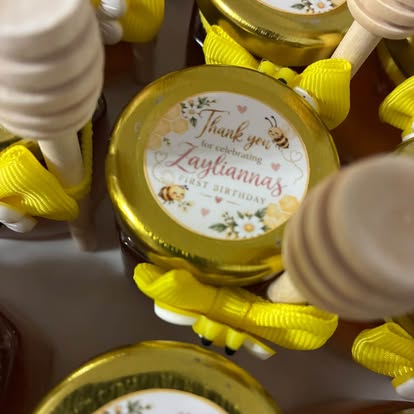 Personalised thank-you label on a mini honey jar